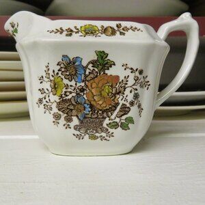 Royal Staffordshire Chelsea Rose CREAMER Vintage (DK690)